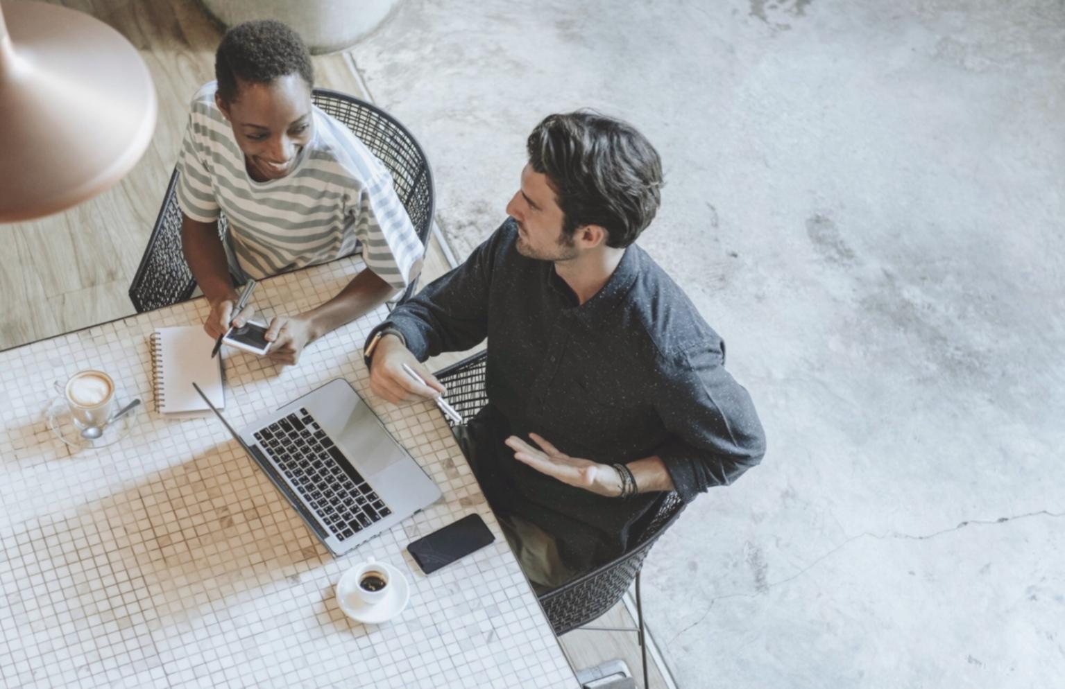 Sesión de mentoría personalizada en análisis financiero
